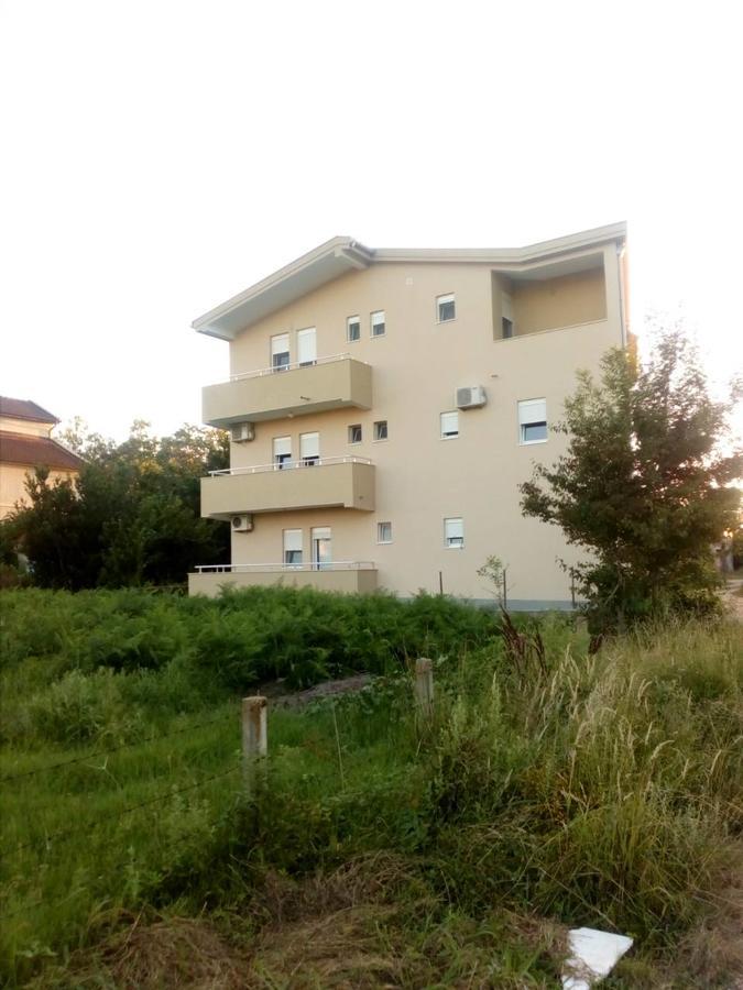 Tufio Apartmani Улцин Екстериор снимка